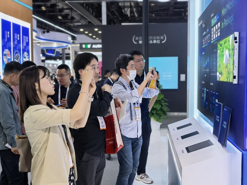 KinglightGALAXY银河三大新品闪耀北京InfoComm China2025